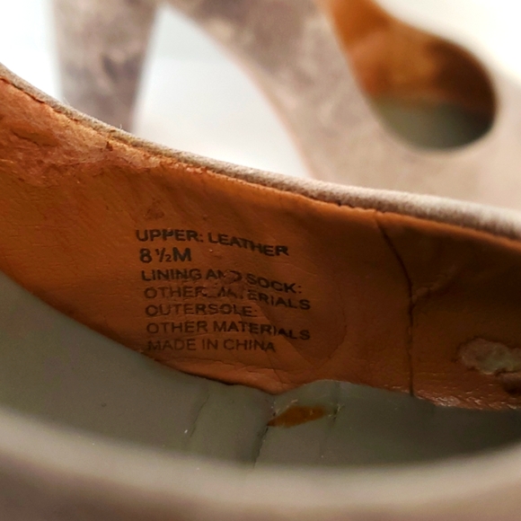 Banana Republic chunky taupe heels - Picture 8 of 8